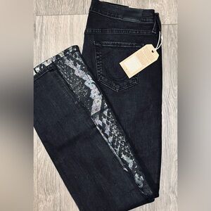 NWT | TRUE RELIGION | HALLEE SUPER SKINNY | BLACK VENOM REPTILE | SIZE 29